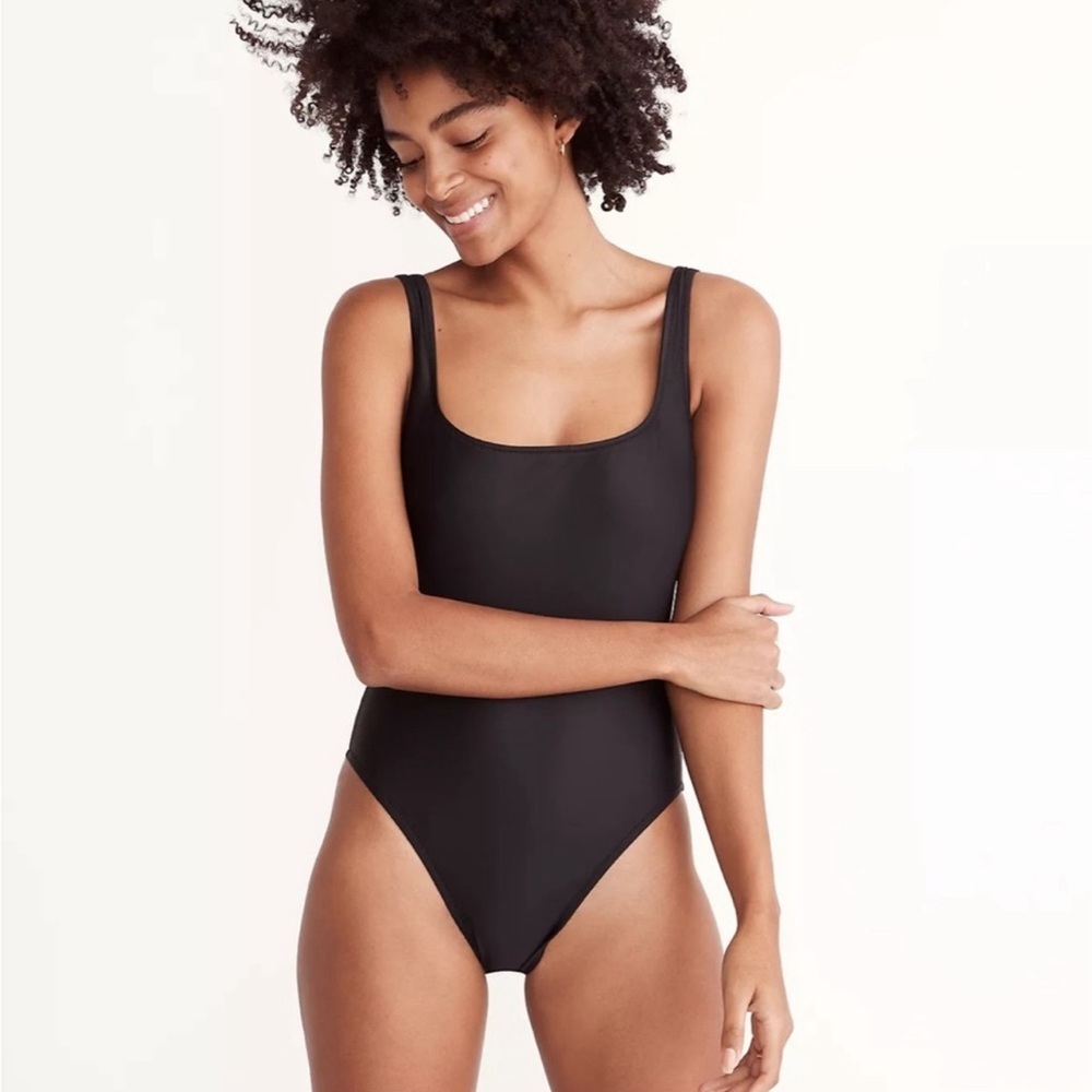 MADEWELL- Second Wave Square-Neck
Tank One-Piece Swimsuit Beach Lake Pool xxl